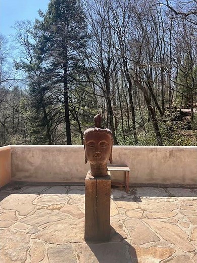 Frank Lloyd Wright's Fallingwater.