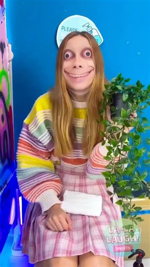 Creepy Momo's POOP PRANK !😭💩 #momo #scary #prank #shorts