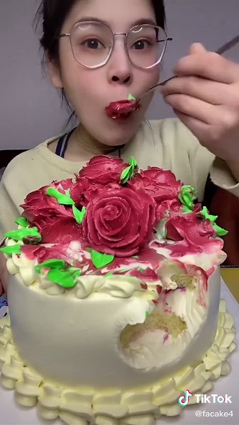 Fast Eating Ice Cream Cake ASMR Mukbang Compilation