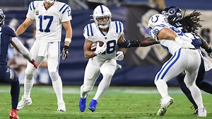 HIGHLIGHT | Jonathan Taylor Makes Physical Fourth-Down Pickup