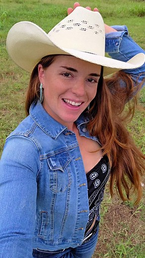 Red (@farming.red.bush)’s videos with Chillin' It - Cole Swindell