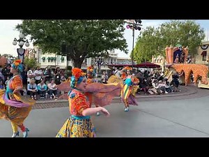 Complete Disney parade 2023