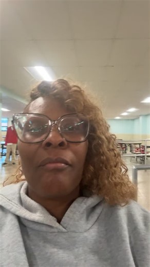 Dr. Lisa Wilson | In school lunch bunch therapeutic intervention | Instagram