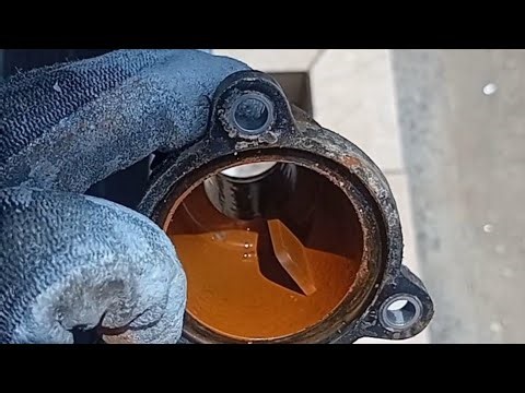 Replacement of thermostat housing on Renault Sandero 1.6 2011