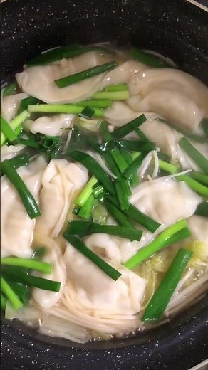 💫🥬 Easy and healthy vegetable gyoza soup ( Japanese dumpling soup )#asmrsounds #gyozasoup