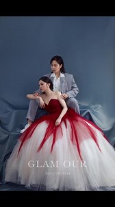 高定款婚纱礼服，拍出来的婚纱照是什么样？蓝色的丝绸质感背景和礼服的搭配就像一朵低调而优雅的郁金香！#高端定制 #婚纱照风格推荐 #安顺婚纱照