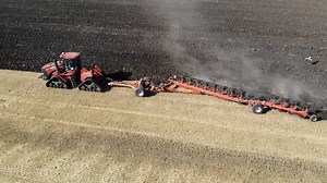 253K views · 572 shares | Bună dimineața! Cam așa arată o arătură titanică cu Quadtrac 600 și Gregoire Besson. #CaseIH #PentruCeiCareIsiDorescMaiMult | Titan Machinery România | Facebook