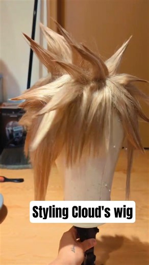 Styling Cloud Strife's wig #cosplay