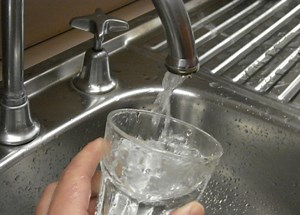 Ce substante radioactive se gasesc in apa potabila din Romania