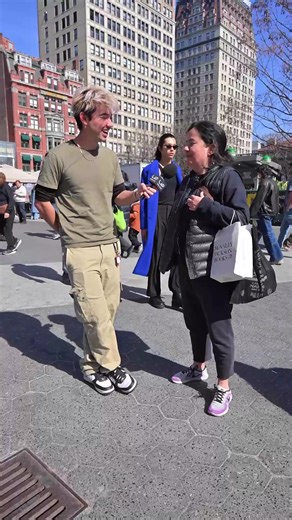 If only there was an app for finding parking in NYC 😬 🅿️ #parkingfinder #fyp #parking #NYCParking #newyork