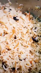 🍚 ARROZ ÁRABE 👳🏻‍♂️ Ingredientes: 📌 Arroz 400gr 📌 Cebolla perla 150gr 📌 Ajo 50gr 📌 Coca cola 200ml 📌 Fondo de Pollo 200ml 📌 Pasas 150gr 📌 Almendras 150gr 📌 Fideo Cabello 150gr 📌 Perejil 5gracias 📌 Sal c/n 📌 Pimienta c/n #Eca #Guayaquil #gastronomía ##Arroz #Árabe #comida #receta #tutorial | Escuela Culinaria de las Américas