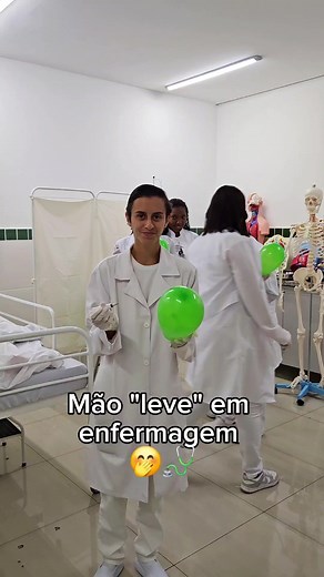 Prática com Injetáveis na Turma ENF17 - Grau Técnico Rio Preto