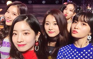 TWICEのメンバーがこれまでに作詞した楽曲を総まとめ！ あなたが好きな歌はどれ？