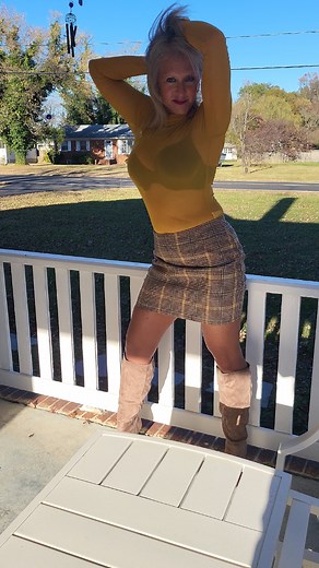 Reba Fitness - Embracing Fall Fashion with a Fit Lifestyle