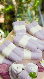 Công thức kem khoai môn sữa dừa ngon: Lớp kem khoai môn: - 1 củ khoai môn (500g) - 1 củ khoai lang tím (100g) - 50g bột khoai môn - 5 lá gelatin - 250g nước cốt dừa - 230g sữa đặc - 20g bột bắp - 440ml sữa tươi - 20g đường Lớp Kem sữa dừa: - 1/2 trái dừa khô nạo sợi - 440ml sữa tươi - 20g đường - 10g bột bắp - 150g sữa đặc - 150g nước cốt dừa - 200g sữa chua #CKK chúc các bạn #LamKem #KemKhoaiMon #KemSuaDua thành công! | Món Ngon Dễ Làm