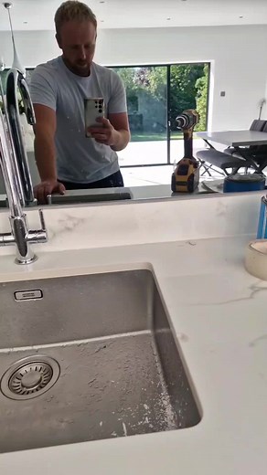 Porcelain Worktop Repair with Resin Techniques