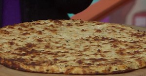 How Do You Make a Pizza Crust With Cauliflower but No Flour?