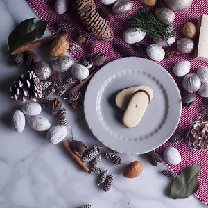 Family’s coming over. Dump the potpourri on the table and call it a party. #SaveSomething4U | Pepperidge Farm Milano cookies