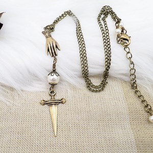 Victorian Hand Necklace, Brass Glove, Dagger Necklace, Curiosities and Oddities Jewelry, Dark Academia Aesthetic, Unique Bookish Jewelry - Etsy