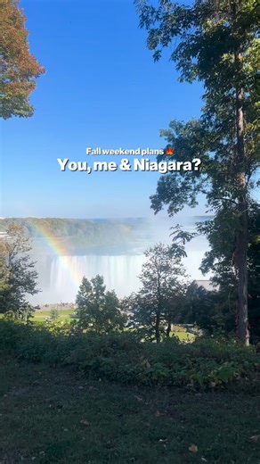 Send this to the person you want to go to Niagara Falls with this fall! Whether you’re into sightseeing, cozy cafés, nature trails, or just taking in the views — Niagara Falls has it all. It’s the perfect place to spend a crisp autumn day while the weather’s still beautiful. 🍁✨If you’re in Toronto and looking for a fun day or evening getaway, Queen Tour is the best way to experience the falls in one unforgettable day. 🚌Check out our reviews and tap the link in our bio to visit our website for 