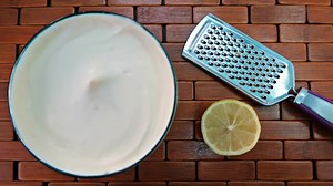 4 Ingredient Lemon Mousse Recipe - Easy No Bake Low Carb Desserts