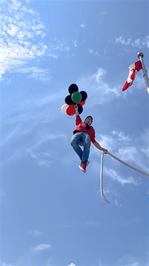 How Many Balloons Does it Take To Fly?🎈🎈