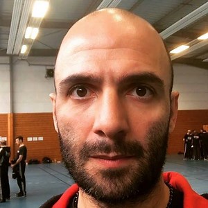 1.6K views · 79 reactions | Jour 5 du stage instructeur en protection rapprochée et aide à tierce personne. Préparation d’un exercice tactique. #kravmaga #kmg #kmgfrance #kravmagaglobal #protectionrapprochée #selfdefense | Krav Maga Global France | Facebook