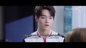 629K views · 18K reactions | The boss blushes when he sees her change clothes, and he eats candy to calm himself down! 霸总意外撞见甜妹换衣服，热血沸腾只好吃糖降温！ Watch【Falling Into Your Smile】on YOUKU APP https://qr.youku.com/pr?c=xaYZpfrZB0kv Enjoy watching full episodes of 【Falling Into Your Smile】 on YOUKU TV. #FallingIntoYourSmile #你微笑时很美 #YOUKU #优酷 | 优酷宠爱剧场 Youku Romance | Facebook