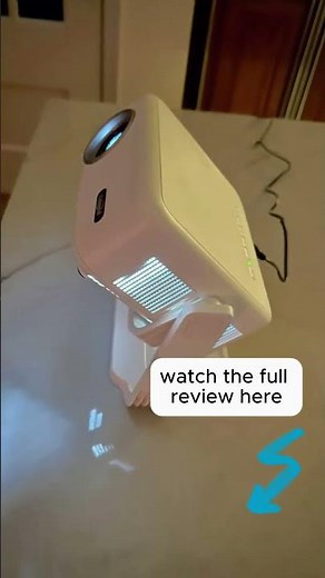 This $200 Mini Projector Is Shockingly Good! Full HD, Auto Focus & More 🎥✨