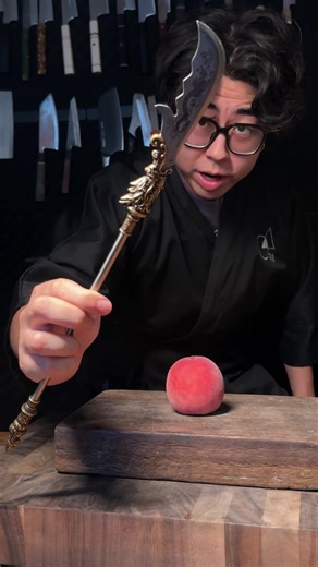 Sharpening a Green Dragon Crescent Blade on a Peach