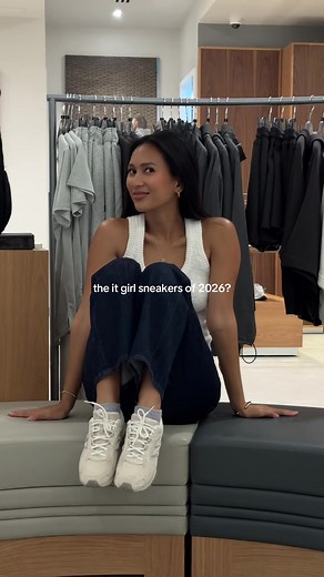 New Balance 204L: The It-Girl Sneaker for Women 2026