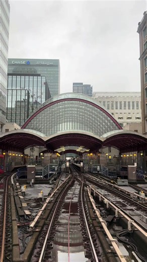 Exploring London via the DLR: A Scenic Journey
