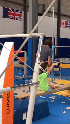 ➡️Sign up⬅️ We have limited places in our 2026 Kindergym Program. Sign up - sarah@splitz.com.au . We offer a FREE trial class! . #splitzgym #splitzfamily #kindergym #gymqld | Splitz Gym