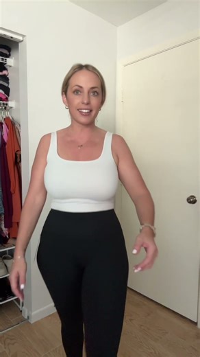 Lululemon haul. Black Friday deals. Lululemon. Activewear. Leggings. Casual style. Midsize outfit.