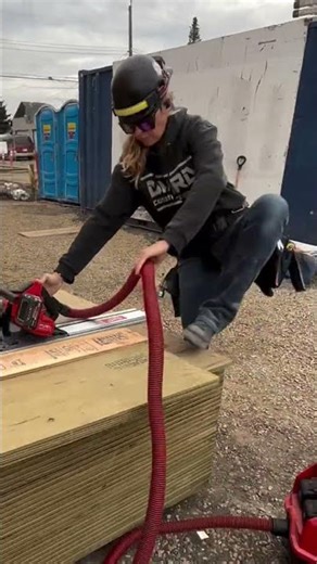 A dust extractor at a framing site?..🤯