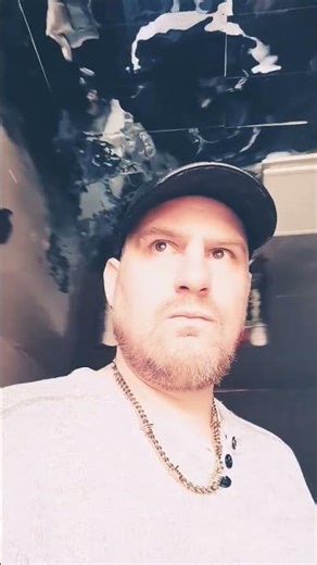 my ceiling is mirrored