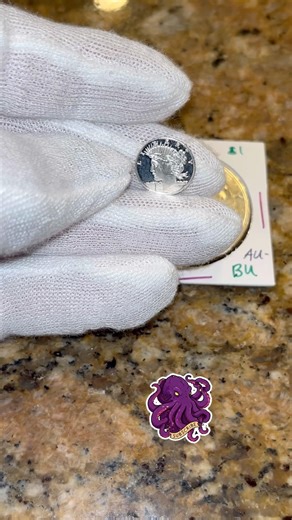 Beautiful Peace dollar with her “mini me” 🪙🇺🇸 #history #coin #collection #numismatists #silver