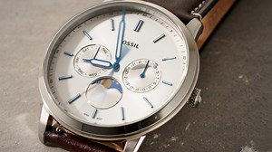 Many' faces - 'one' statement Get our lunar phase tracking Neutra watch #FossilStyle #FossilIndia Shop Now: https://bit.ly/3rpH2GI | Fossil