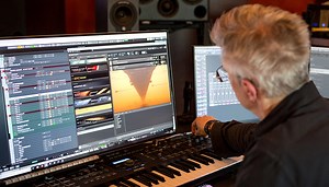 Behind the composing with STRAYLIGHT | Native Instruments Blog