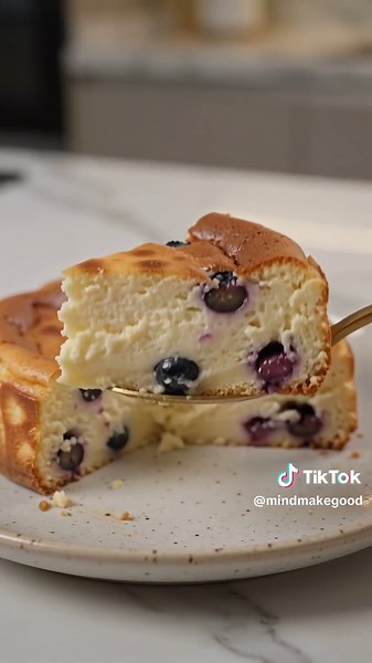 This Blueberry Cheesecake Looks Impossible To Resist #cheesecake #homemadefood #easyrecipe #quickrecipes #explorepage✨