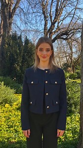 No more awkward photos! ❌😳 Try these 3 poses instead! Get more tips by tapping the link in the BIO. 📲 #iphonephotography #portrait #poses #poseideas #portraitphotography | iPhone Photography School