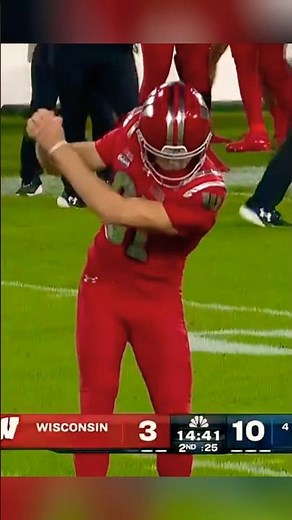 Badgers Punter (Sean West) with the Punt of the Year!
