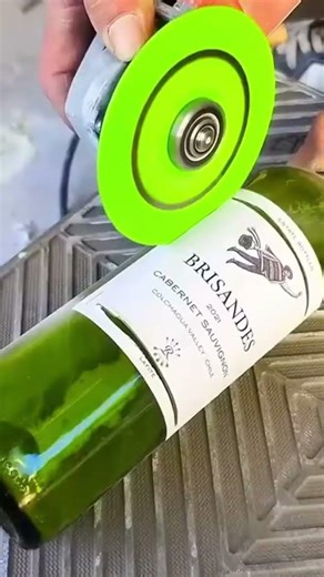 Making a glass from a used bottle through simple cutting