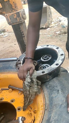 JCB Rear Wheel Axle Shaft Fitting Process 🧰👨‍🔧🛠️
