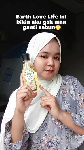 Body wash earth love life varian Javanese moringa and balinese starfruit