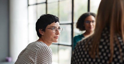 6 Signs Someone Is Jealous of You, a Therapist Reveals