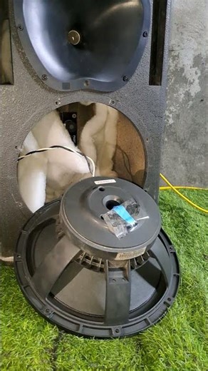 Precision Bass 12 Inch High End PA Woofer Sound Check