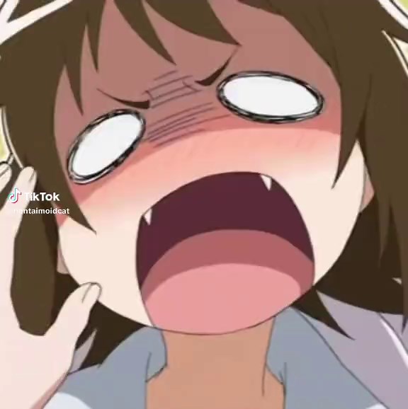 hentaimoidcat (@hentaimoidcat)’s video of anime girl eating orange chicken