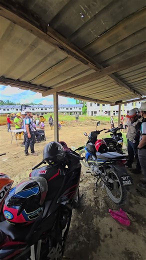 SANDAKAN (22 Mei 2025) – CIDB Cawangan Sandakan telah menganjurkan satu Operasi Penguatkuasaan Bersepadu bersama beberapa agensi penguatkuasaan kerajaan di Negeri Sabah khususnya di Daerah Sandakan yang telah disertai oleh 8 agensi kerajaan antaranya : Lembaga Pembinaan Industri Pembinaan Malaysia ( CIDB ) Majlis Perbandaran Sandakan ( MPS ) Jabatan Keselamatan dan Kesihatan Pekerjaan ( JKKP ) Jabatan Kesihatan Negeri Sabah ( JKNS ), Jabatan Tenaga Kerja ( JTK ) Energy Commission of Sabah / Suru