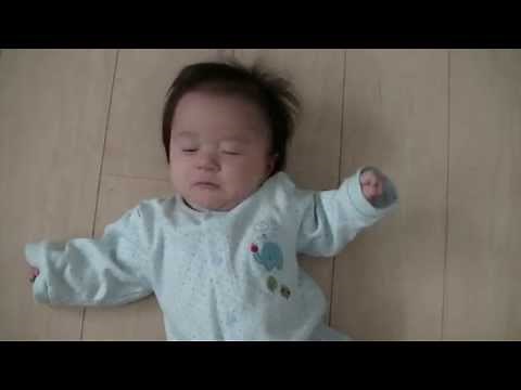 赤ちゃんの反射【モロー反射】